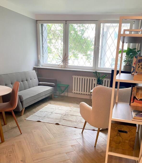 Apartment Close To Metro, 8 Minutes To Centrum And Near Airport Warszawa Exteriör bild