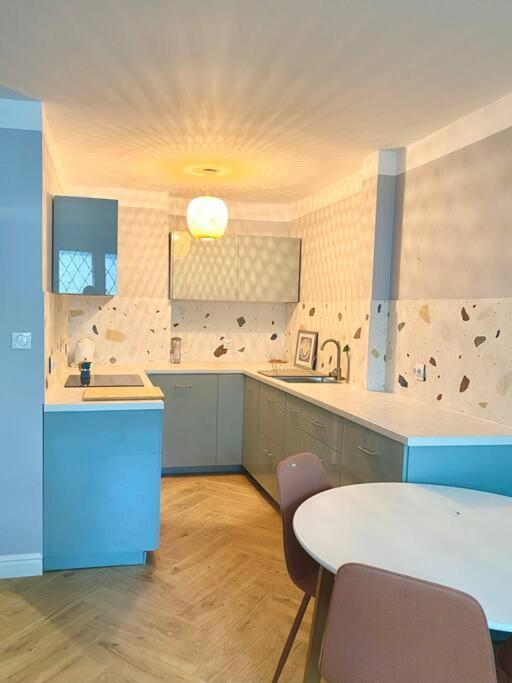 Apartment Close To Metro, 8 Minutes To Centrum And Near Airport Warszawa Exteriör bild